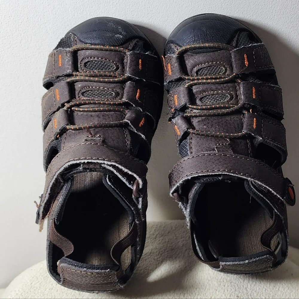 Boys Brown Falls Creek Closed Toe Sandals Size 10